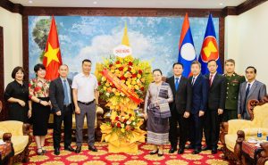 ĐOÀN CÔNG TÁC ĐẠI HỌC THÁI NGUYÊN THĂM VÀ CHÚC MỪNG ĐẠI SỨ QUÁN LÀO NHÂN DỊP TẾT CỔ TRUYỀN BUNPIMAY 2569